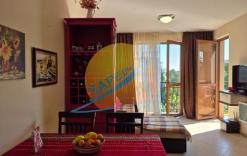 Sunny Beach, furnished one-bedroom with pool view, Cascadas 2, quick deal!