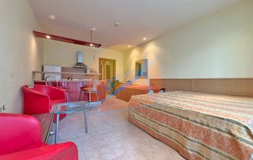 Słoneczny Brzeg, umeblowane studio, 50 metrów od plaży, kompleks całoroczny, niska opłata, Planeta