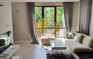 Лозенець, Oasis Beach Club, мебльована двокімнатна квартира з видом на сад і Странджа, в Oasis Beach Club, Лозенець