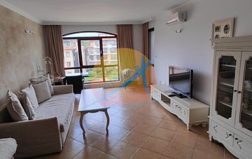 Lozenets, Oasis Beach Club, appartement meublé de deux pièces avec une magnifique vue sur le jardin, Oasis Beach Club, Lozenets.