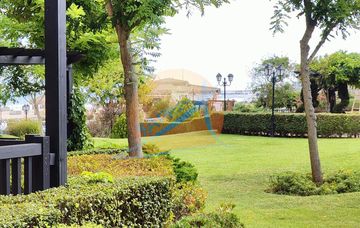 Lozenets, Oasis Beach Club, première ligne, vue mer ! Studio élégamment meublé au rez-de-chaussée, avec une grande véranda