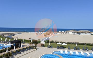 Lozenets, Oasis Beach Club, two-room furnished with direct sea view