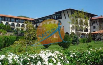 Манастира II (Monastery II), Диневи груп, Свети Влас