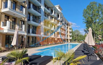 Sunny Beach, furnished new two-room maisonette with pool view, Emilia Romana Park